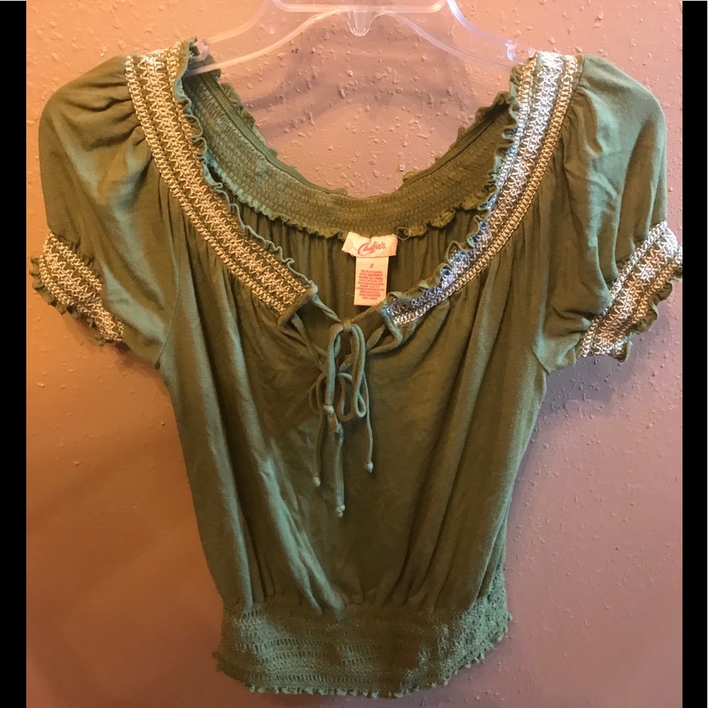 🍀2 for $15 Candie’s women’s green top. size Small